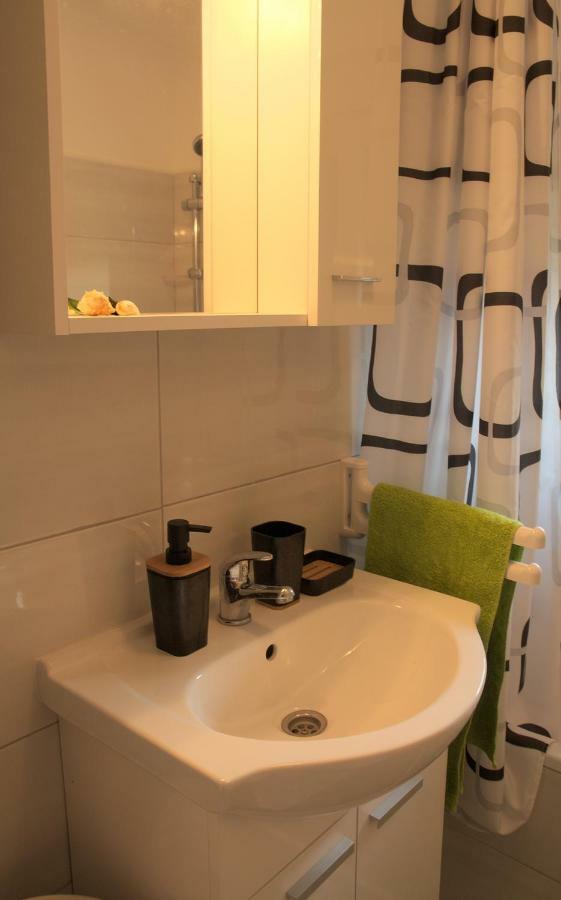Studio Apartment Slavi 普拉 外观 照片